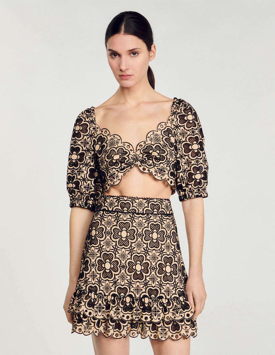 Beige / Black